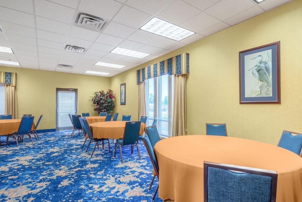 Holiday Inn Express Cambridge By Ihg Екстер'єр фото