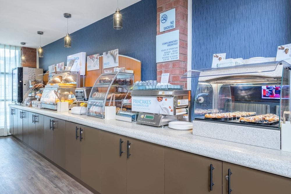 Holiday Inn Express Cambridge By Ihg Екстер'єр фото
