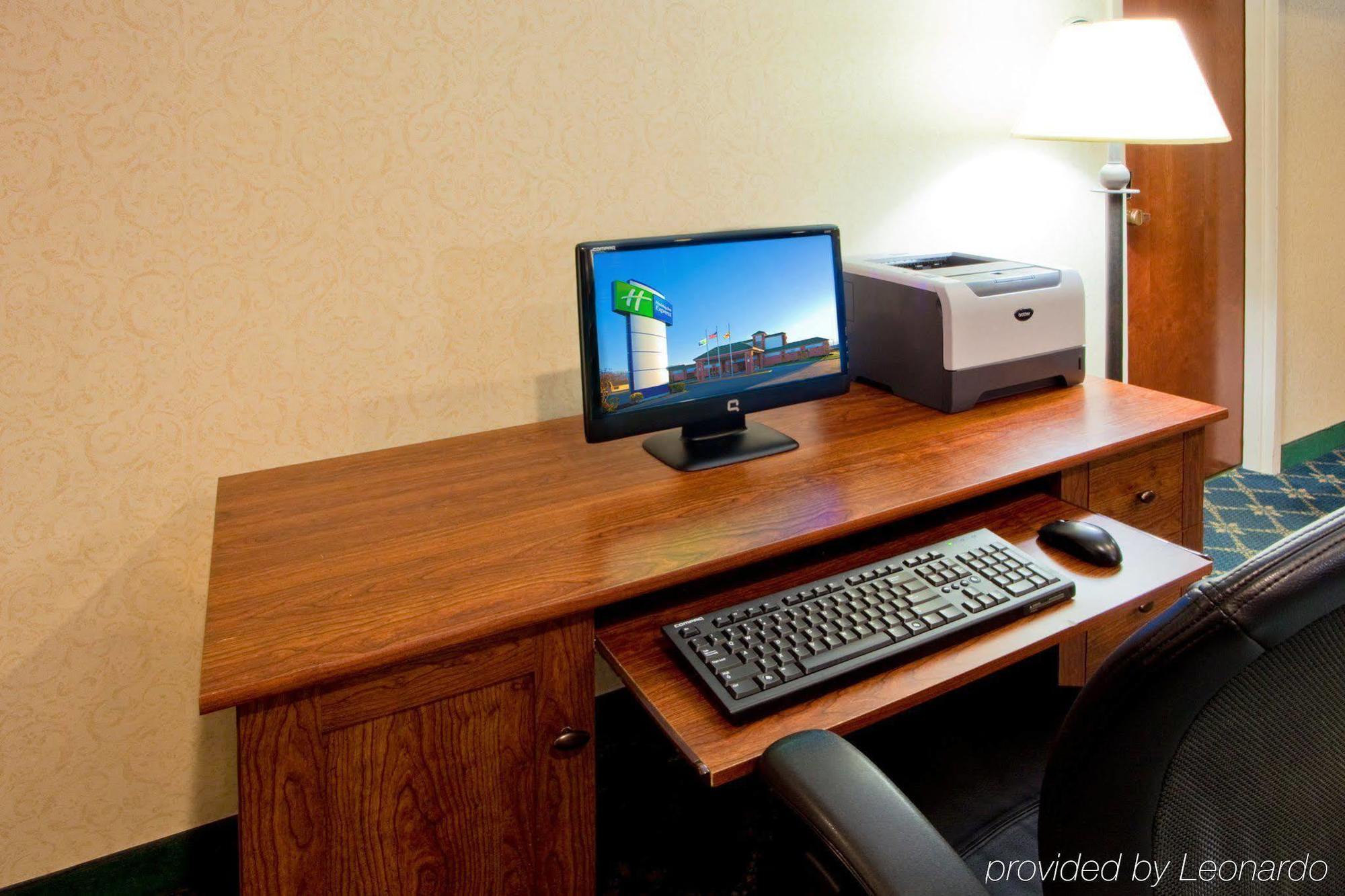 Holiday Inn Express Cambridge By Ihg Екстер'єр фото