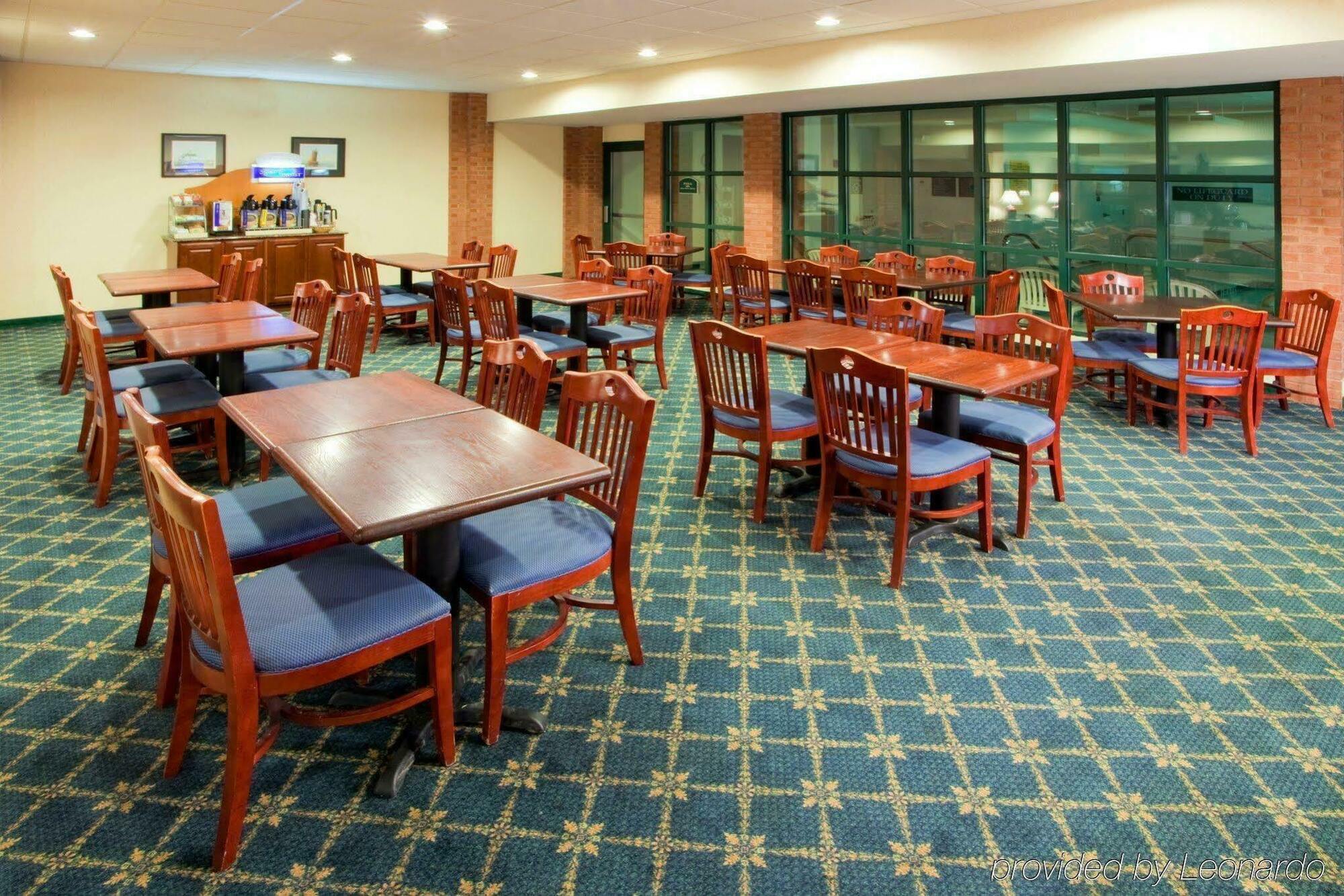 Holiday Inn Express Cambridge By Ihg Екстер'єр фото