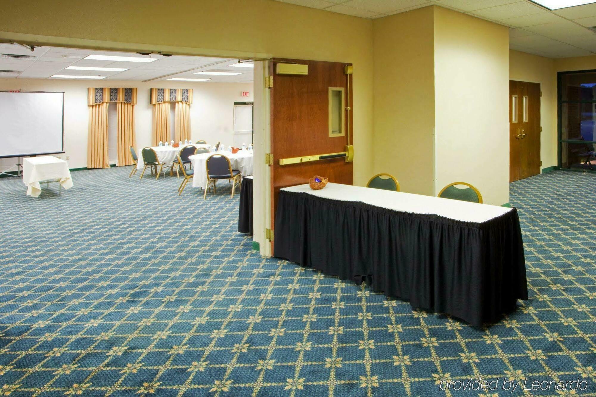 Holiday Inn Express Cambridge By Ihg Екстер'єр фото